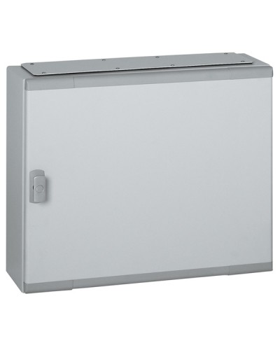 Шкаф распределительный Legrand 020182 в Чите Щиты электрические Pintop.ru